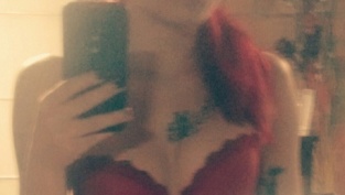 Live Skype sex with redwoolf redwoolf amatuer cam girl to skype sex
