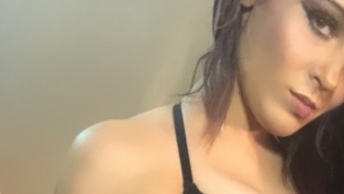 Alessa, Alluring Alessa Seductive Redhead Alessa skype cam girl