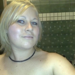 ChloeMacIntyre, Horny, cum play with me! ChloeMacIntyre SkyPeepZ member