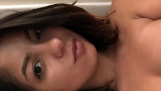 LauraBlue, Horny teen.. play with my ass. LauraBlue skype cam girl