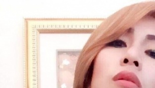 XfleshpeddlerX, Your queen mistress to worship XfleshpeddlerX skype sex tranny